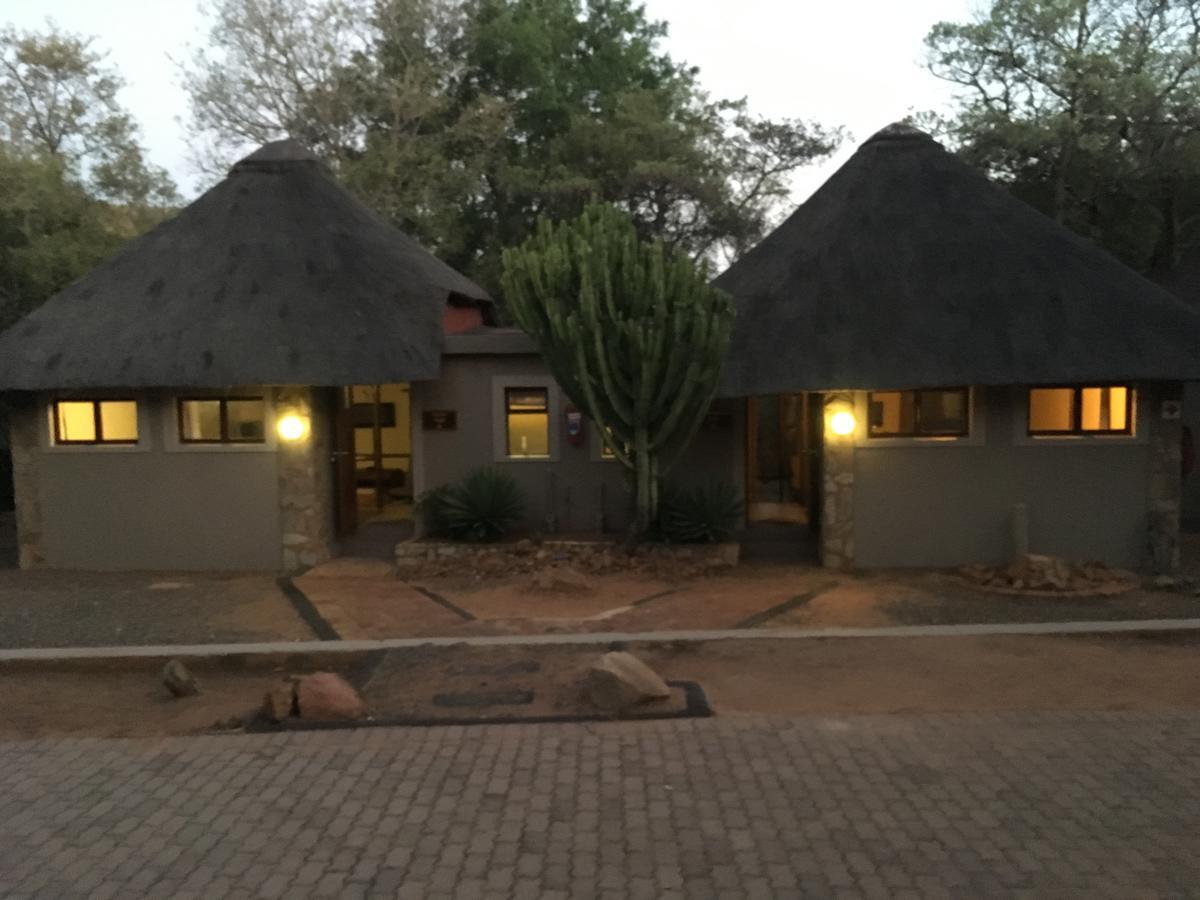 Mabalingwe Elephant Lodge Bela-Bela Exteriör bild